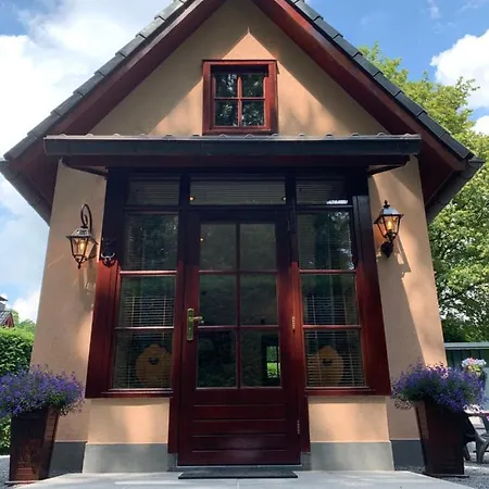 Romantisch Gastenverblijf 'Het Vogelhuisje' Lunteren Exterior photo