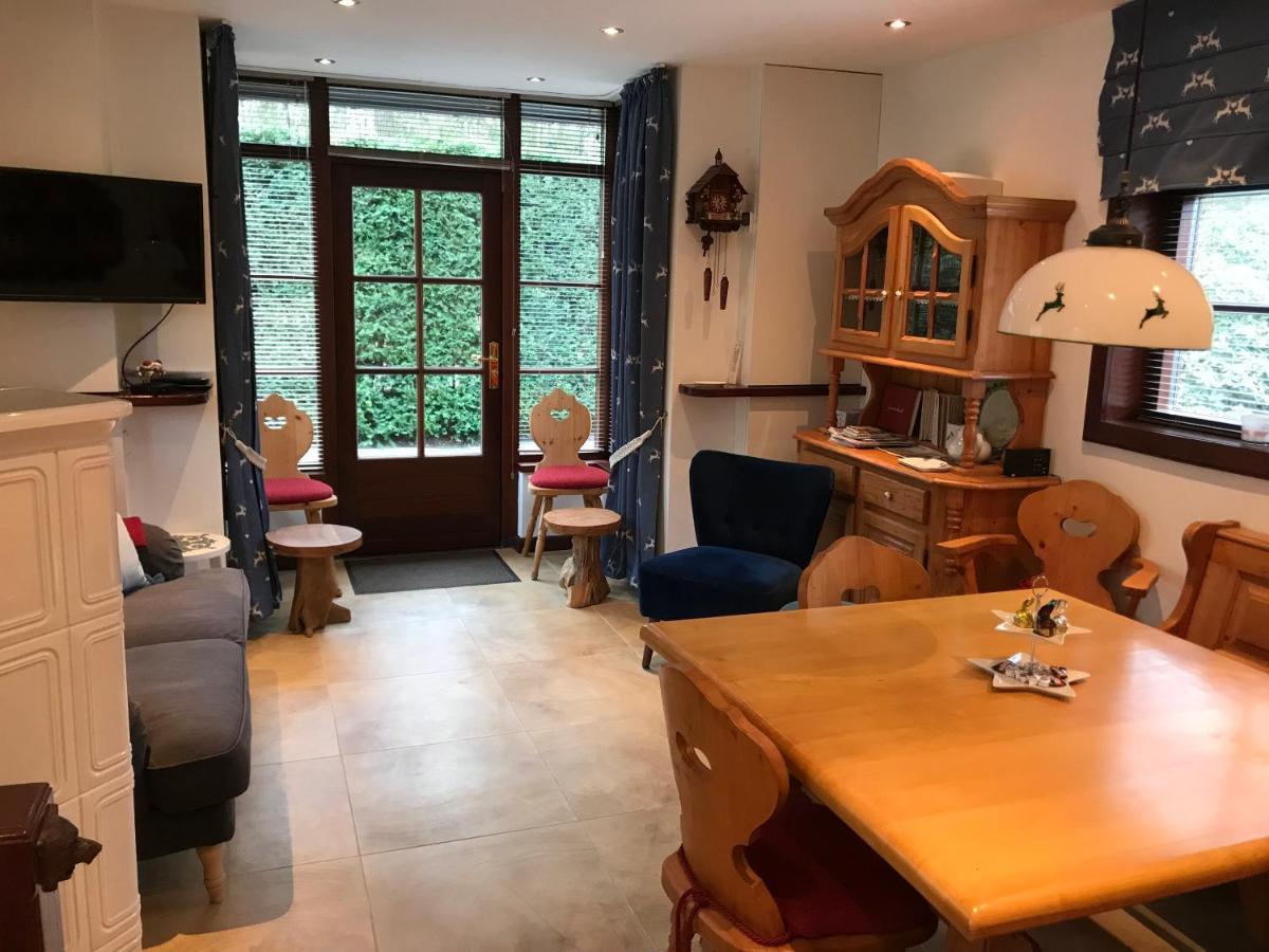 Holiday home Romantisch 'het Vogelhuisje' *